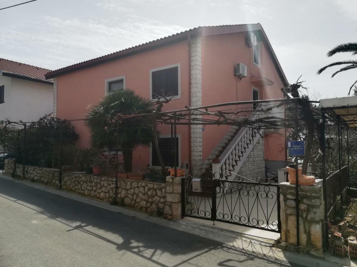 מאלי לוסיניי Great Apartment מראה חיצוני תמונה