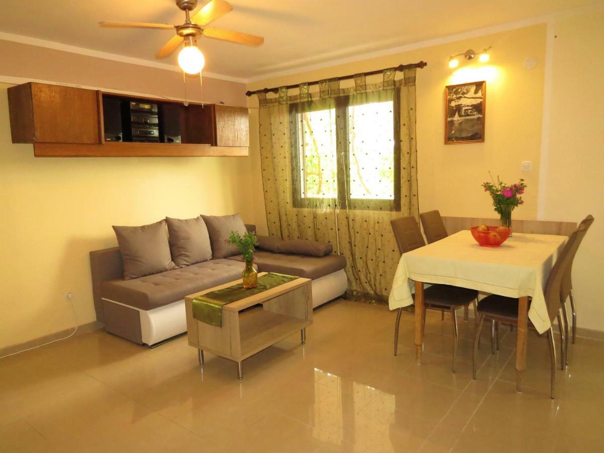 מאלי לוסיניי Great Apartment מראה חיצוני תמונה